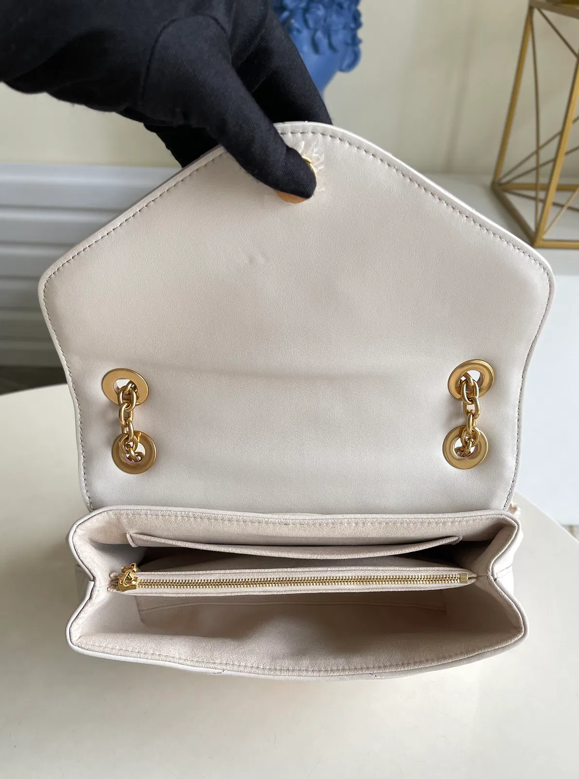 LV NEW WAVE CHAIN BAG — image 8