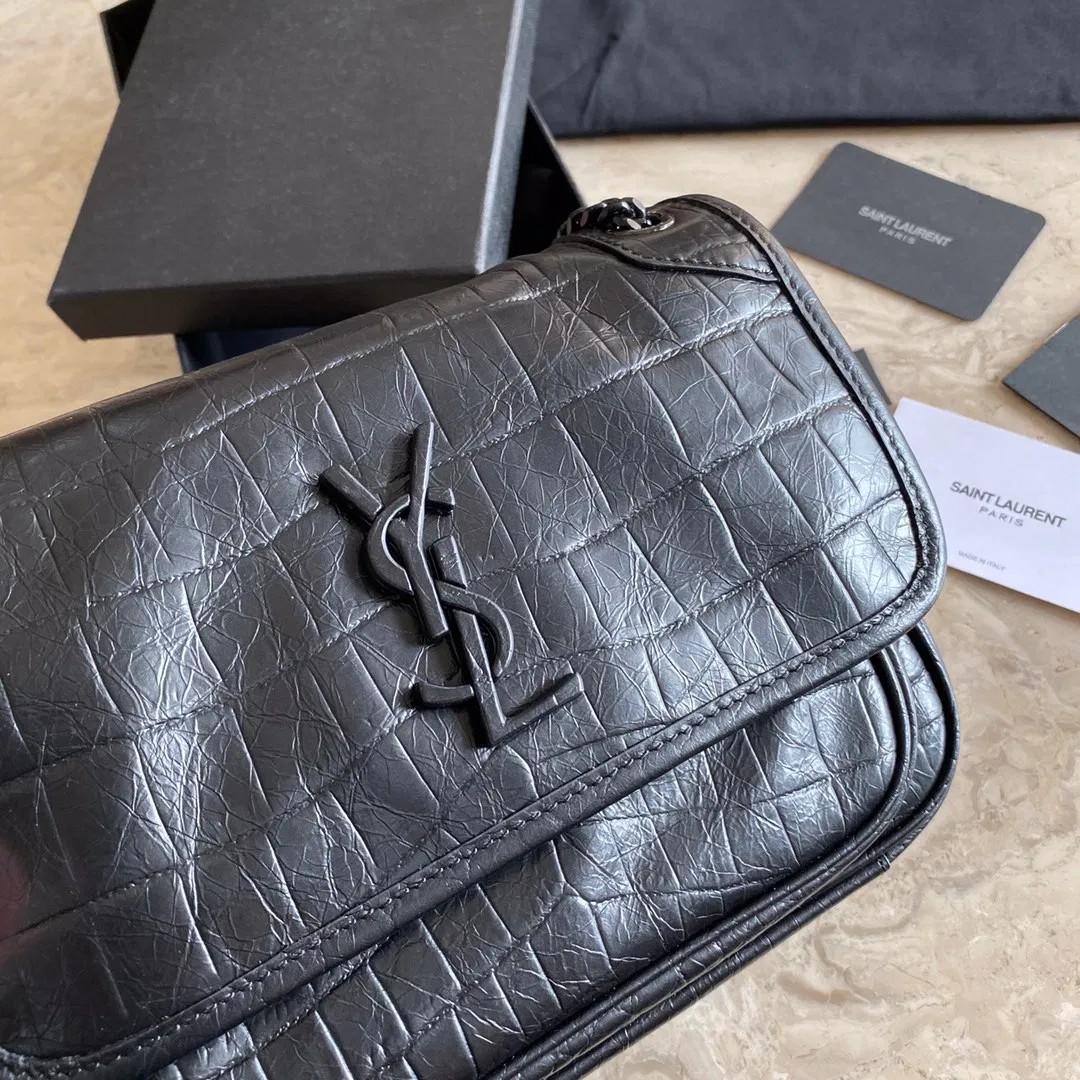 NIKI MEDIUM IN CRINKLED VINTAGE LEATHER — image 3