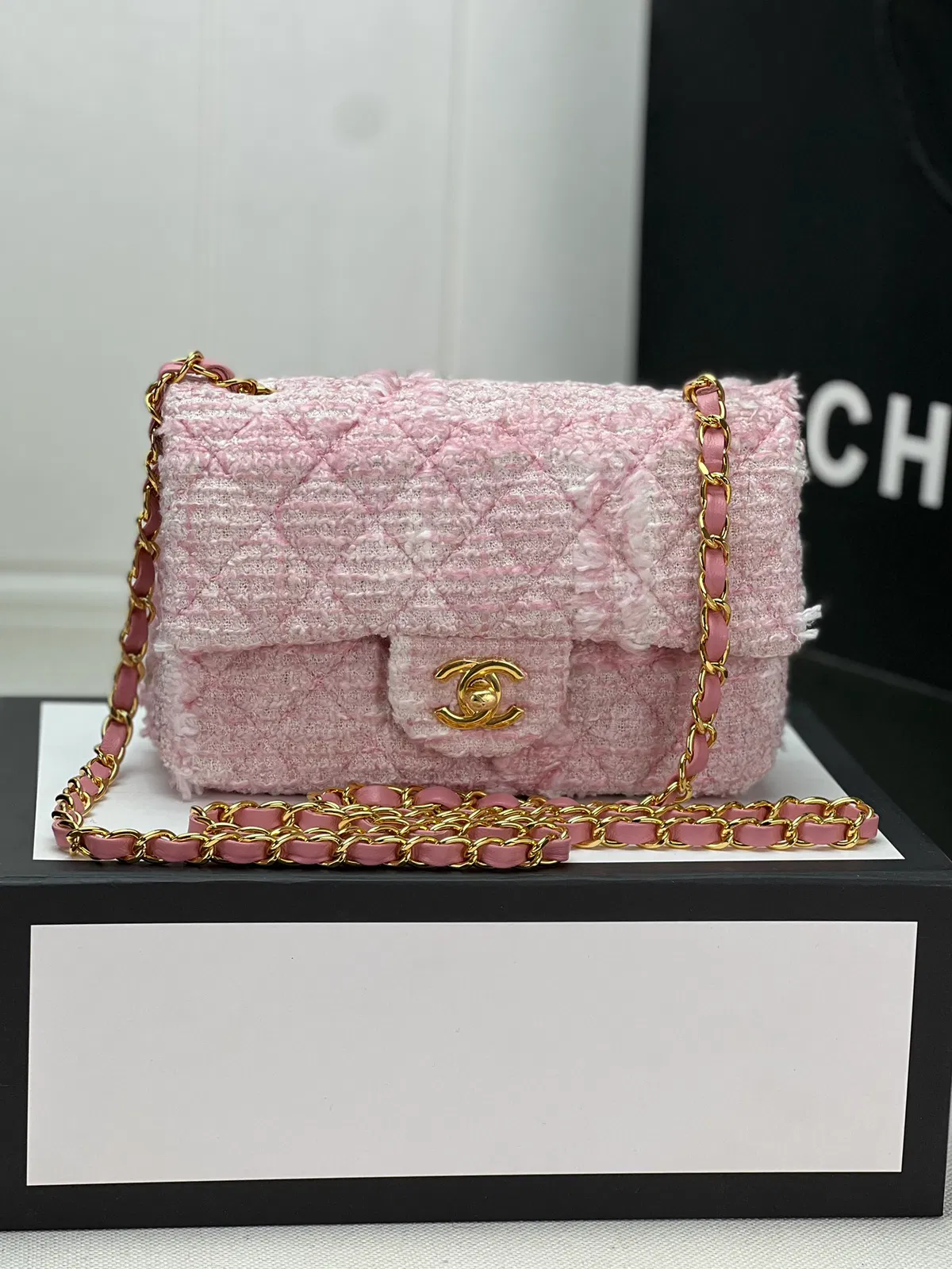 MINI CLASSIC FLAP BAG