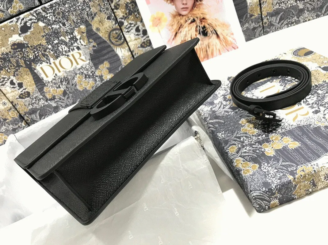 Dior 30 Montaigne Medium Bag in Black Ultramatte Grained Calfskin — image 10