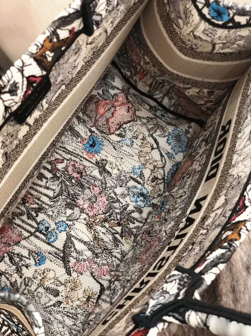 Dior Medium Book Tote Bag Imitation in Multicolor Mille Fleurs Embroidery — image 5