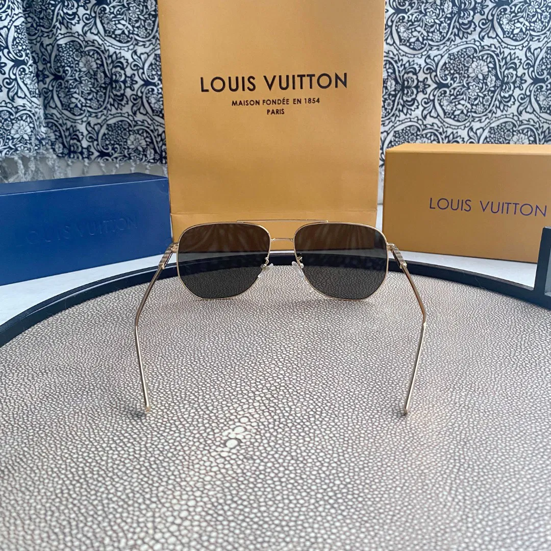Womens Square Sunglasses — image 3