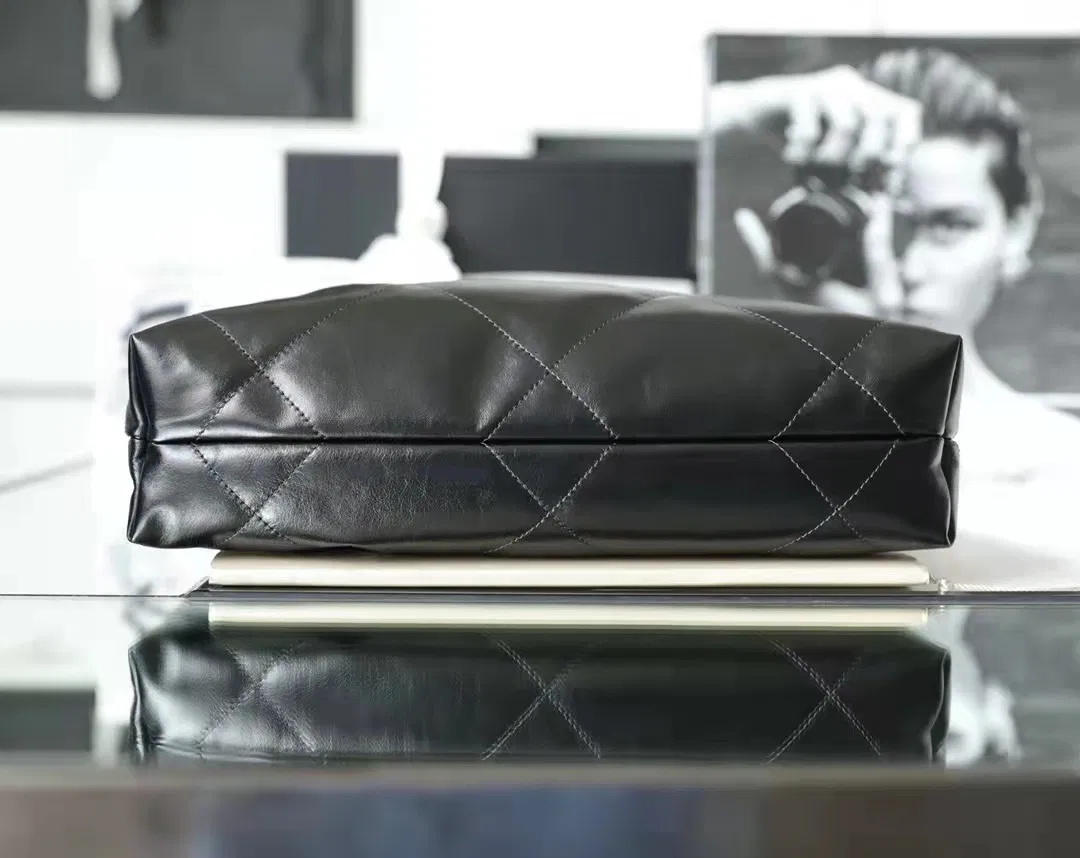 Chanel 22 Medium — image 8
