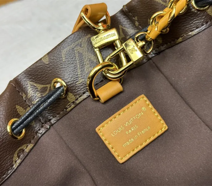Monogram Canvas Noe Trunk PM — image 7
