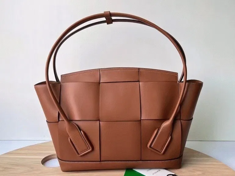 Top Quality Bottega Veneta Arco Mini Bag In Caramel Grained Leather