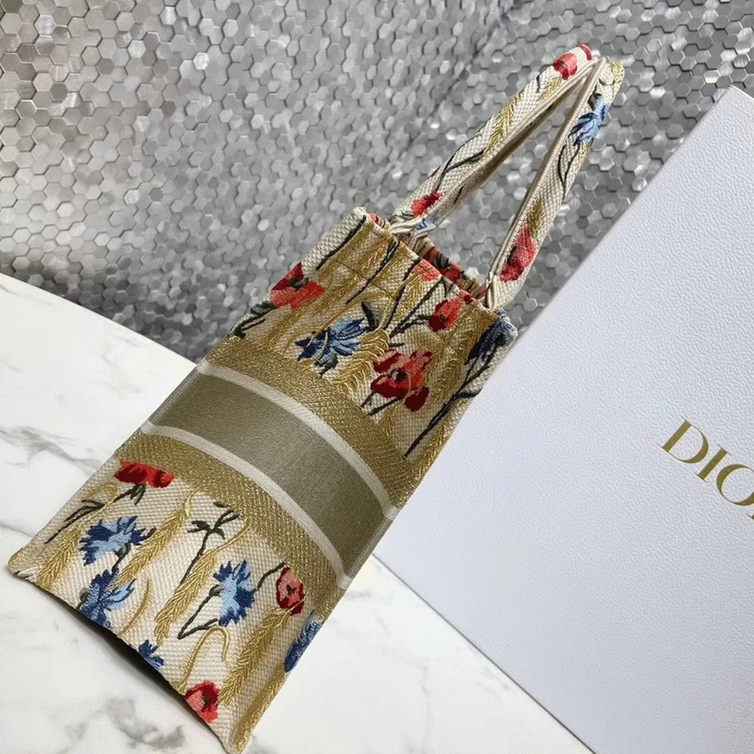 Dior Medium Book Tote Bag in Hibiscus Metallic Thread Embroidery — image 6