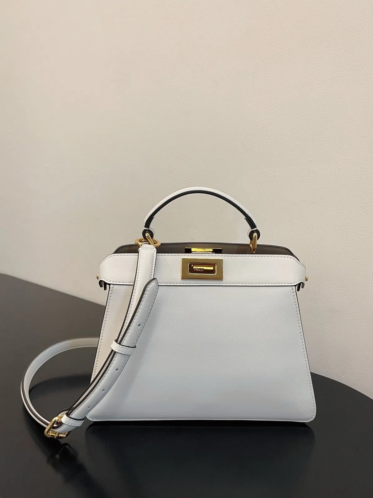 Top Quality Fendi Peekaboo ISeeU Medium Bag In White Calfskin — image 6