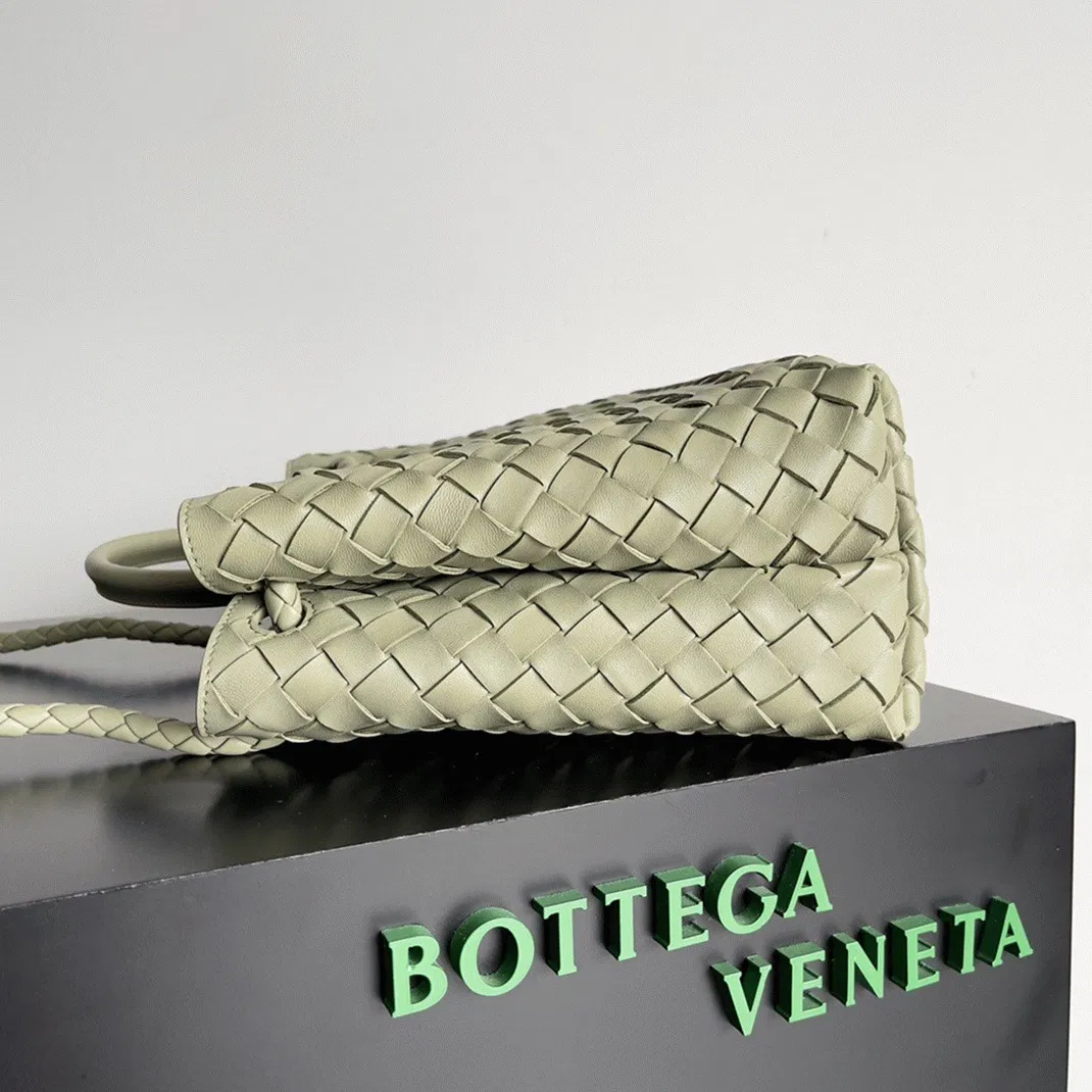 Bottega Veneta Medium Andiamo Bag Travertine — image 3