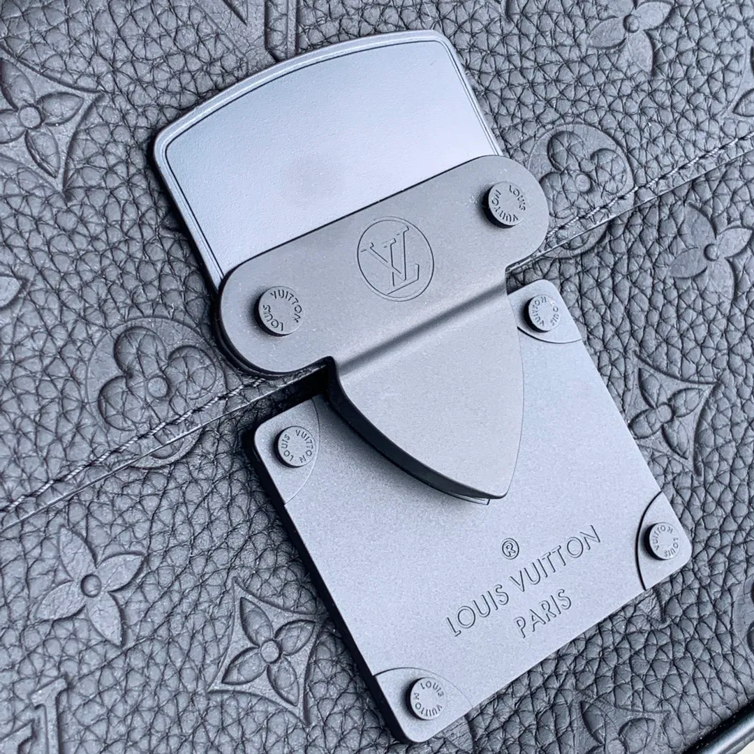 S LOCK SLING BAG — image 5