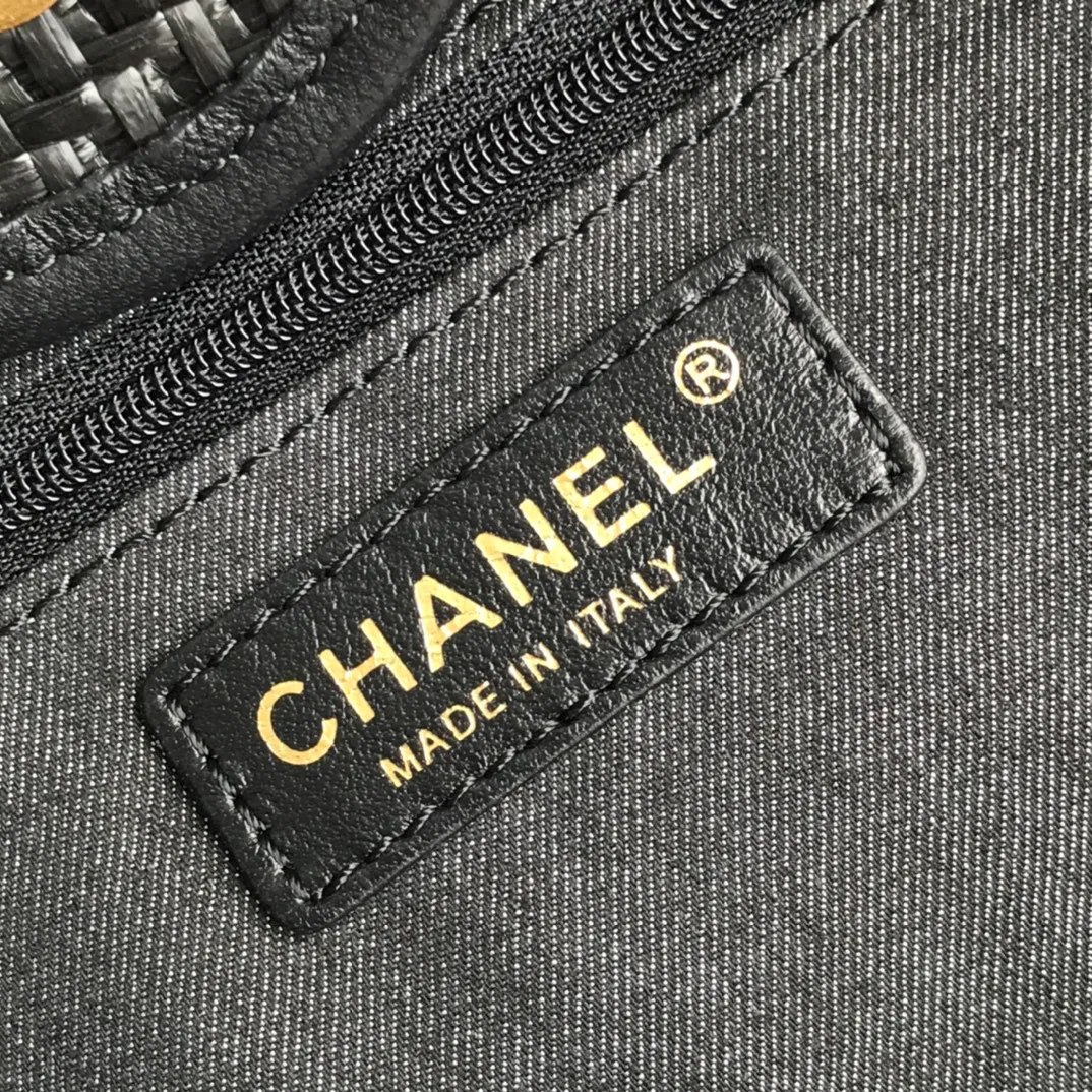 CHANEL TOTE — image 8