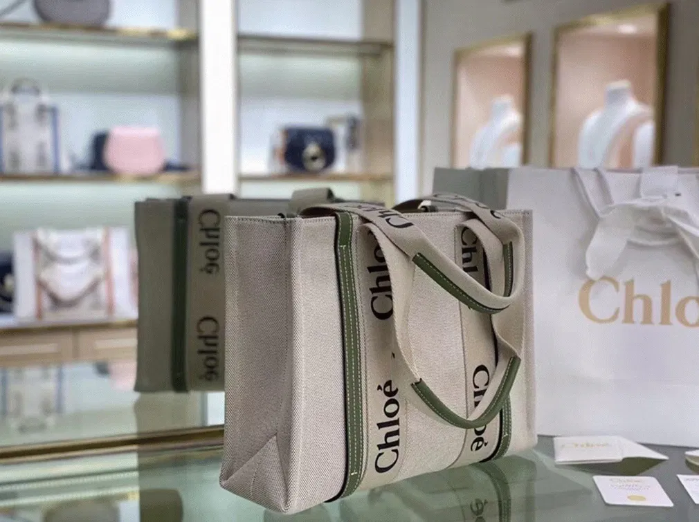 Top Quality Fake Chloe Medium Woody Tote Bag in Canvas with Green Leather Strips — image 4