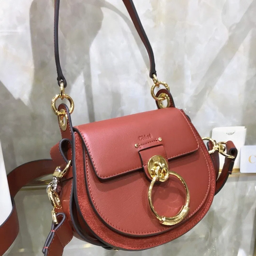 Top Quality Fake Chloe Small Tess Shoulder Bag In Caramel Calfskin — image 3