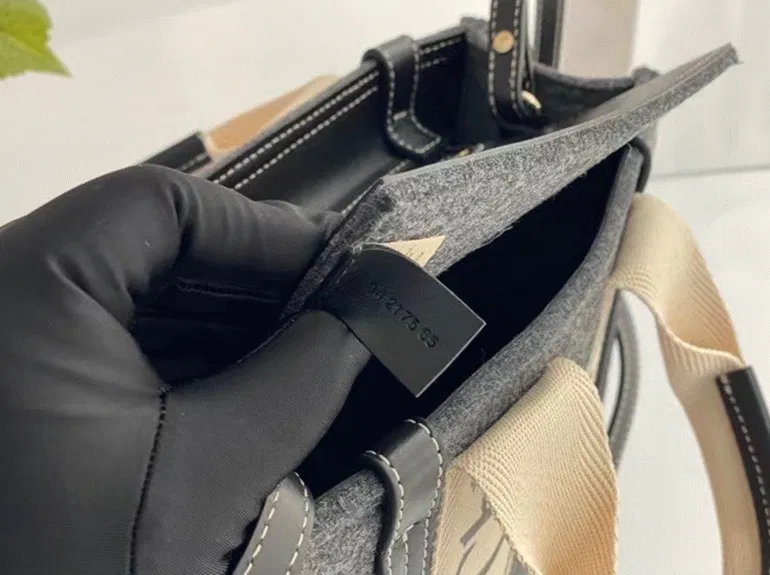 Top Quality Knockoff Previous Previous Chloe Small Woody Tote Bag In Grey Felt — image 9