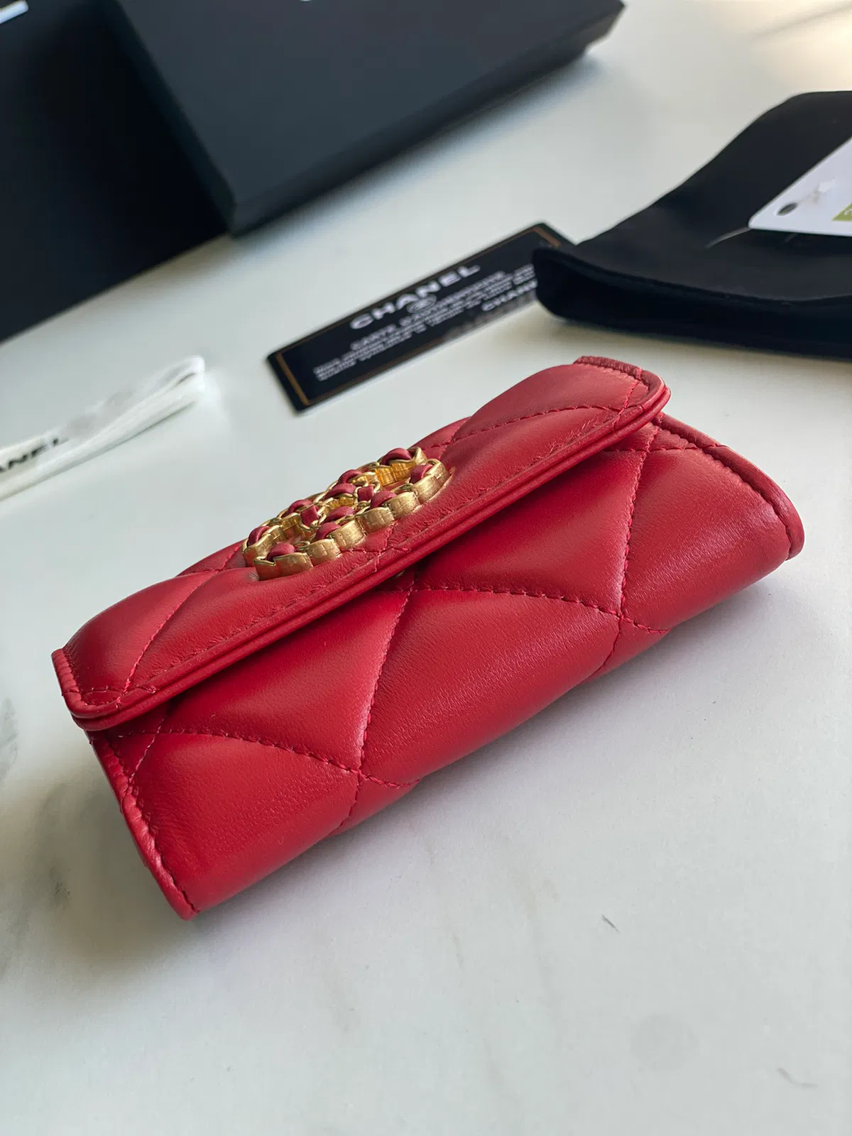 CHANEL 19 FLAP CARD HOLDER — image 9