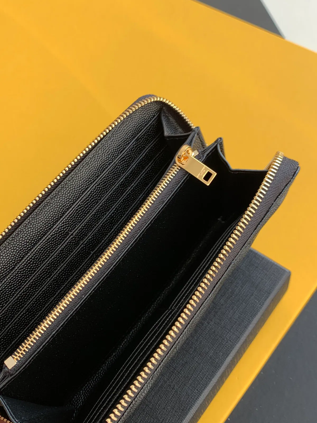 Saint Laurent MONOGRAMS PROMOTIONS — image 5