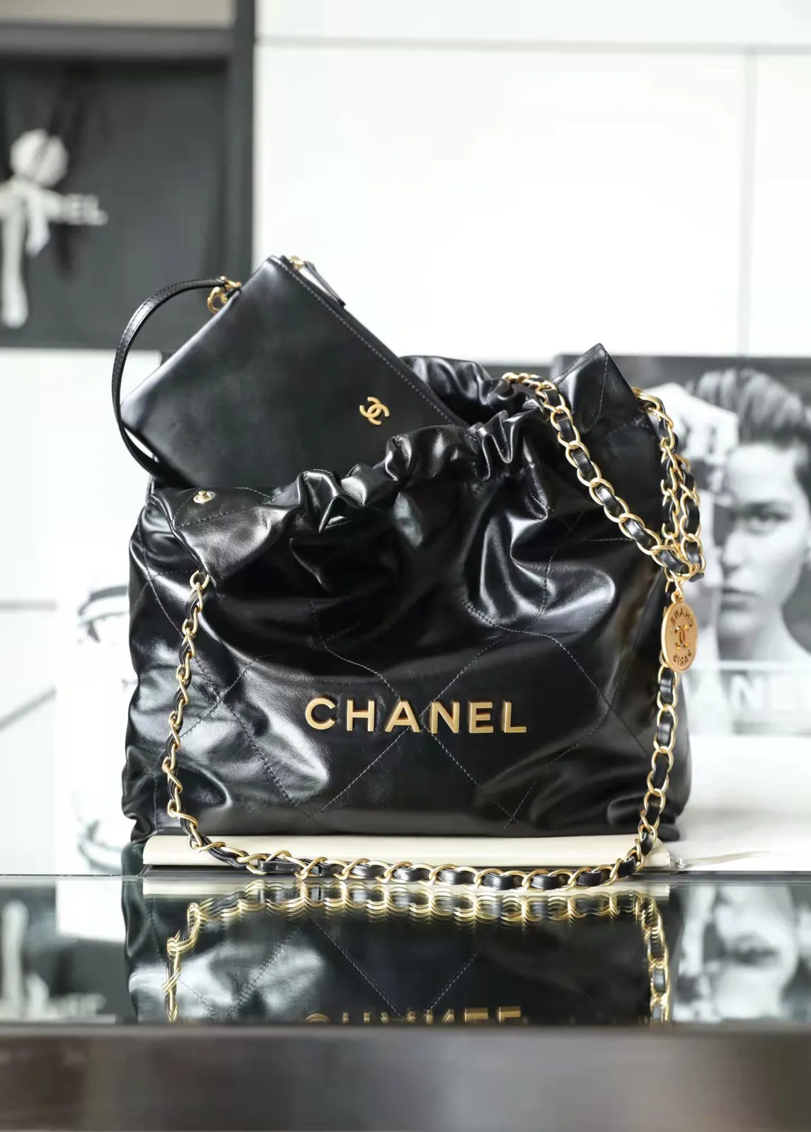 Chanel 22 Medium — image 10