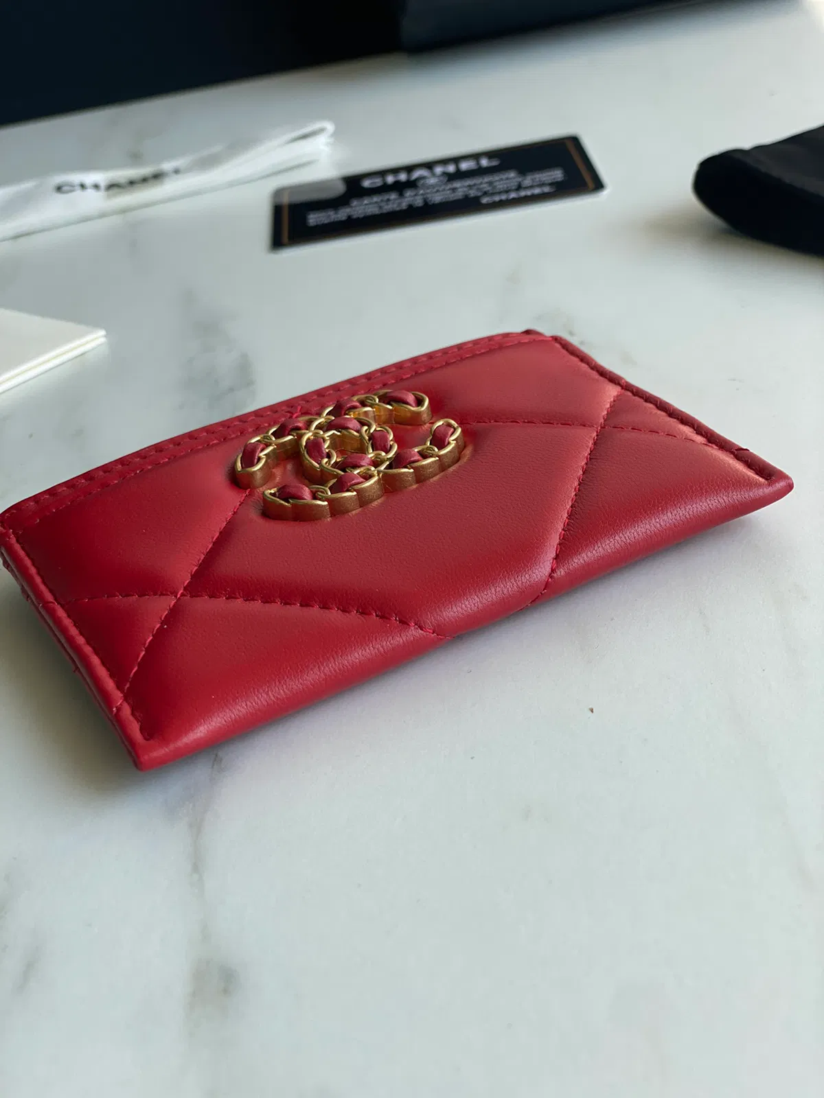 CHANEL 19 CARD HODLER — image 8