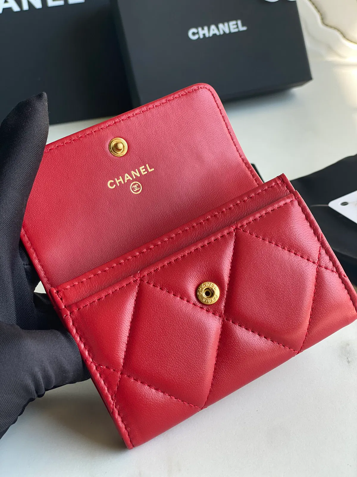 CHANEL 19 FLAP CARD HOLDER — image 6