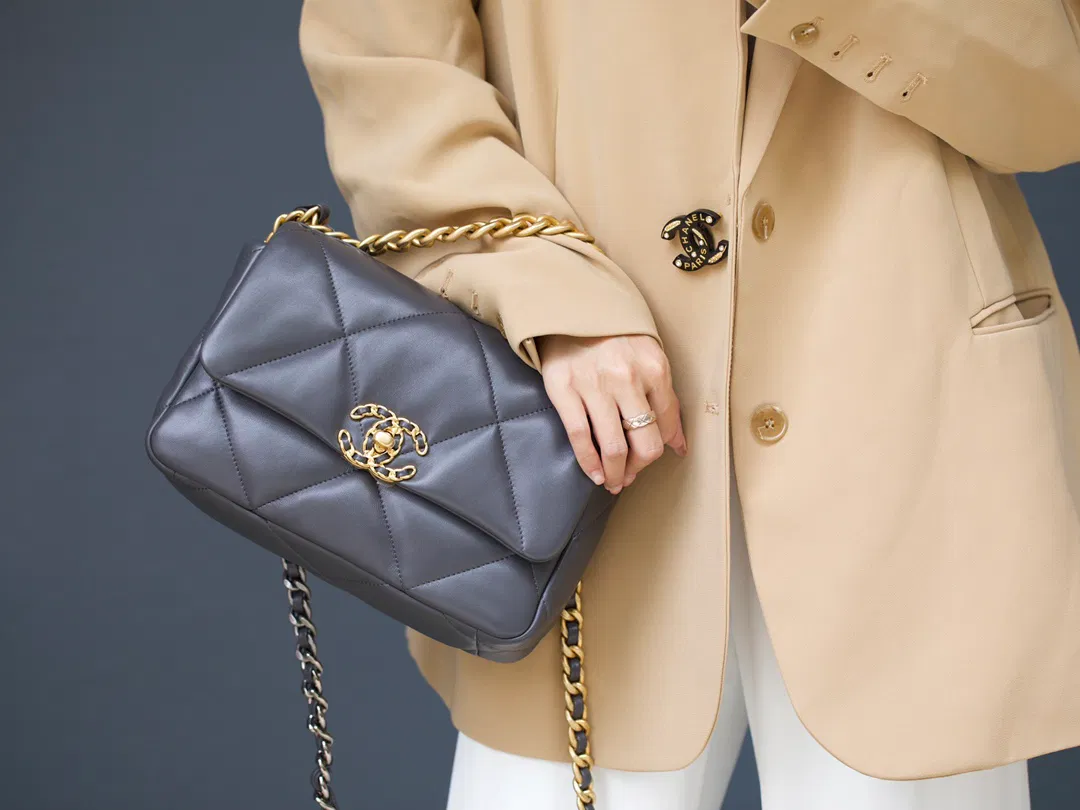 Chanel 19 — image 2