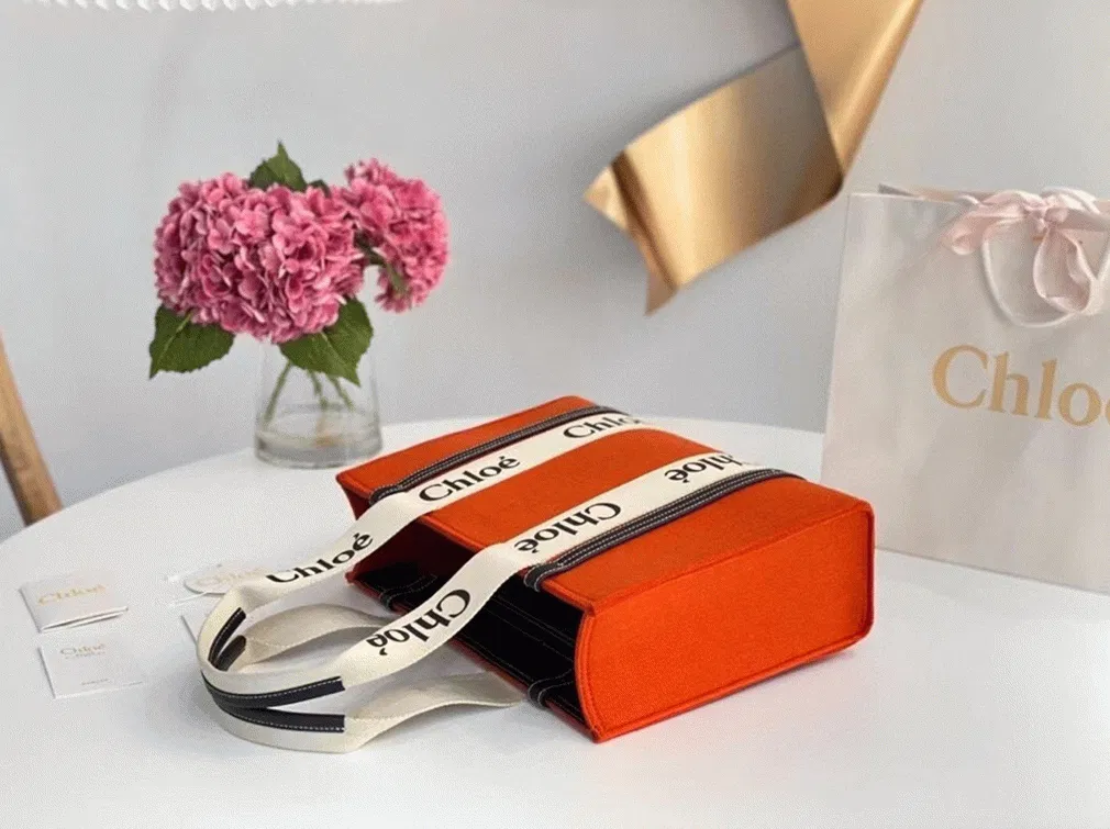 Top Quality Fake Chloe Medium Woody Tote Bag In Orange Felt — image 3