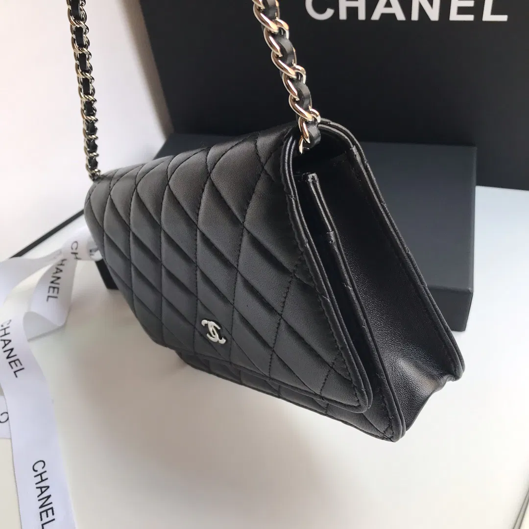 Chanel WOC — image 6