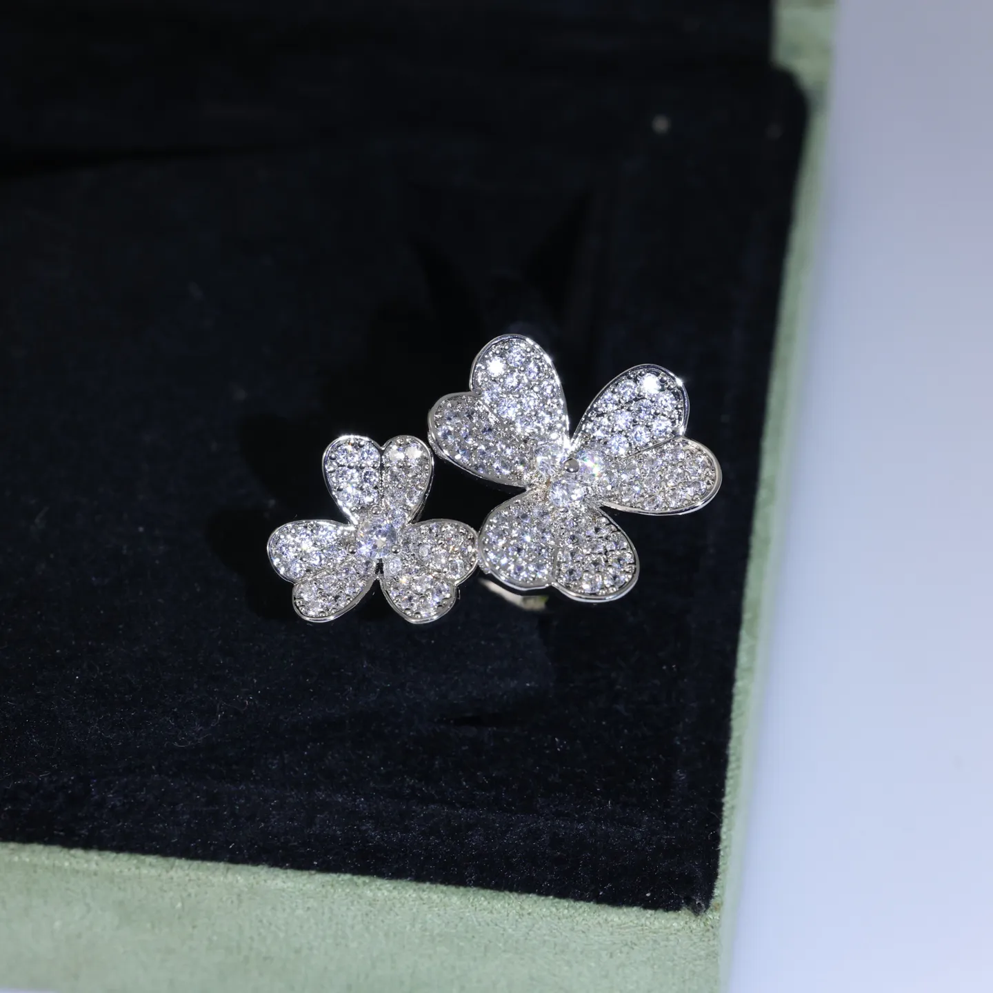 Van Cleef & Arpels Ring — image 6