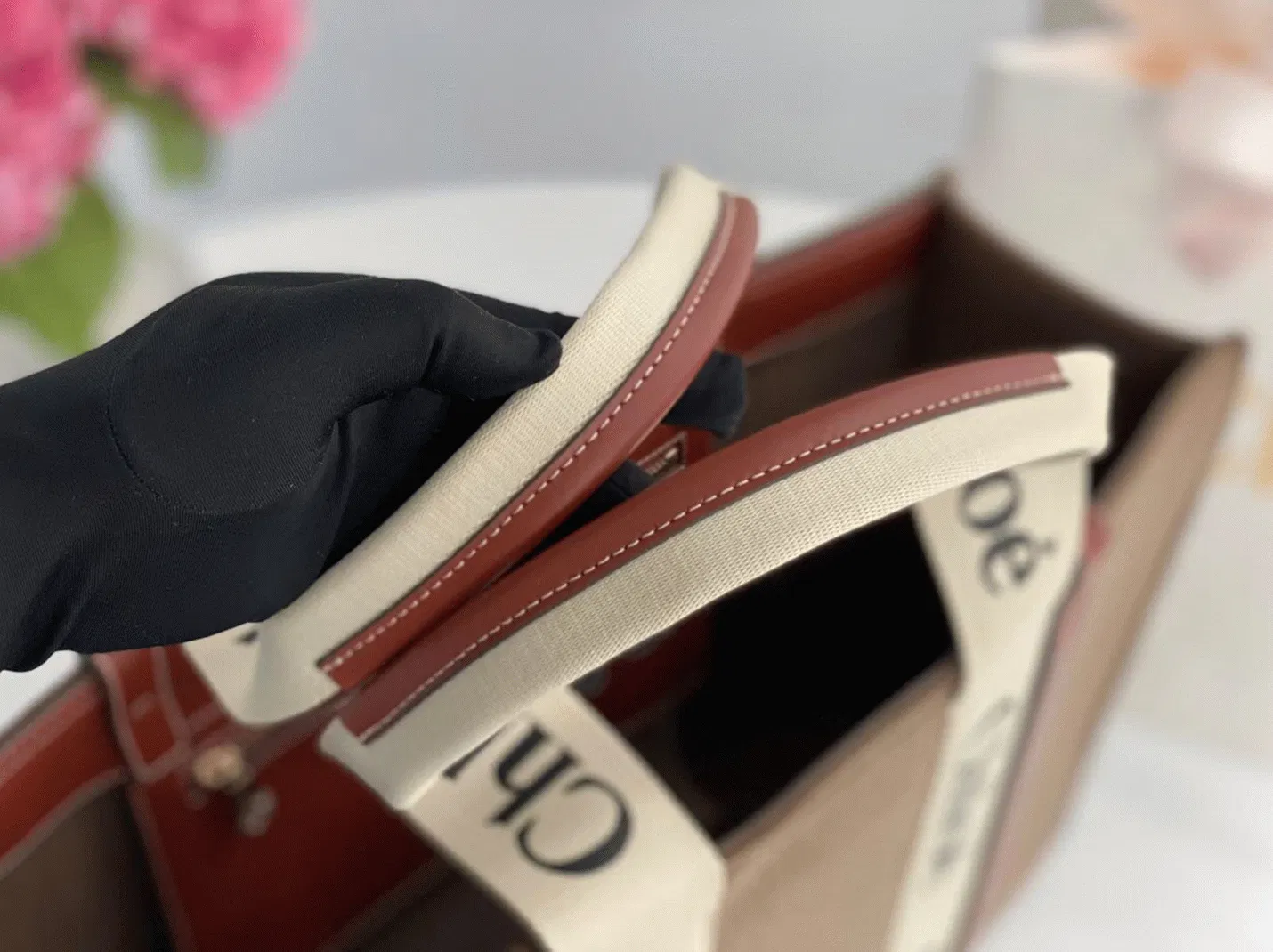 Top Quality Replica Chloe Medium Woody Tote Bag In Brown Felt — image 8