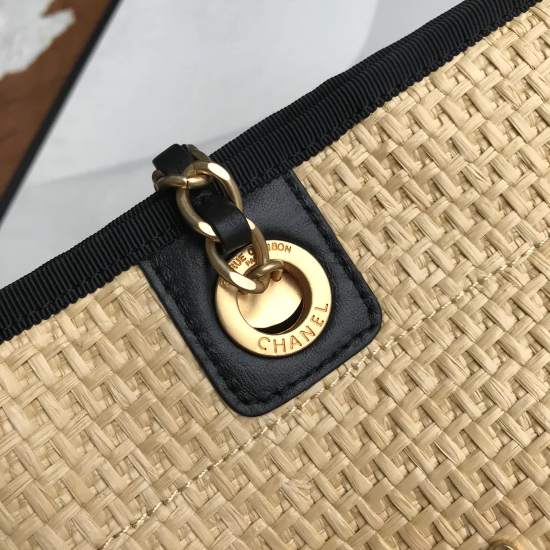 CHANEL TOTE — image 5