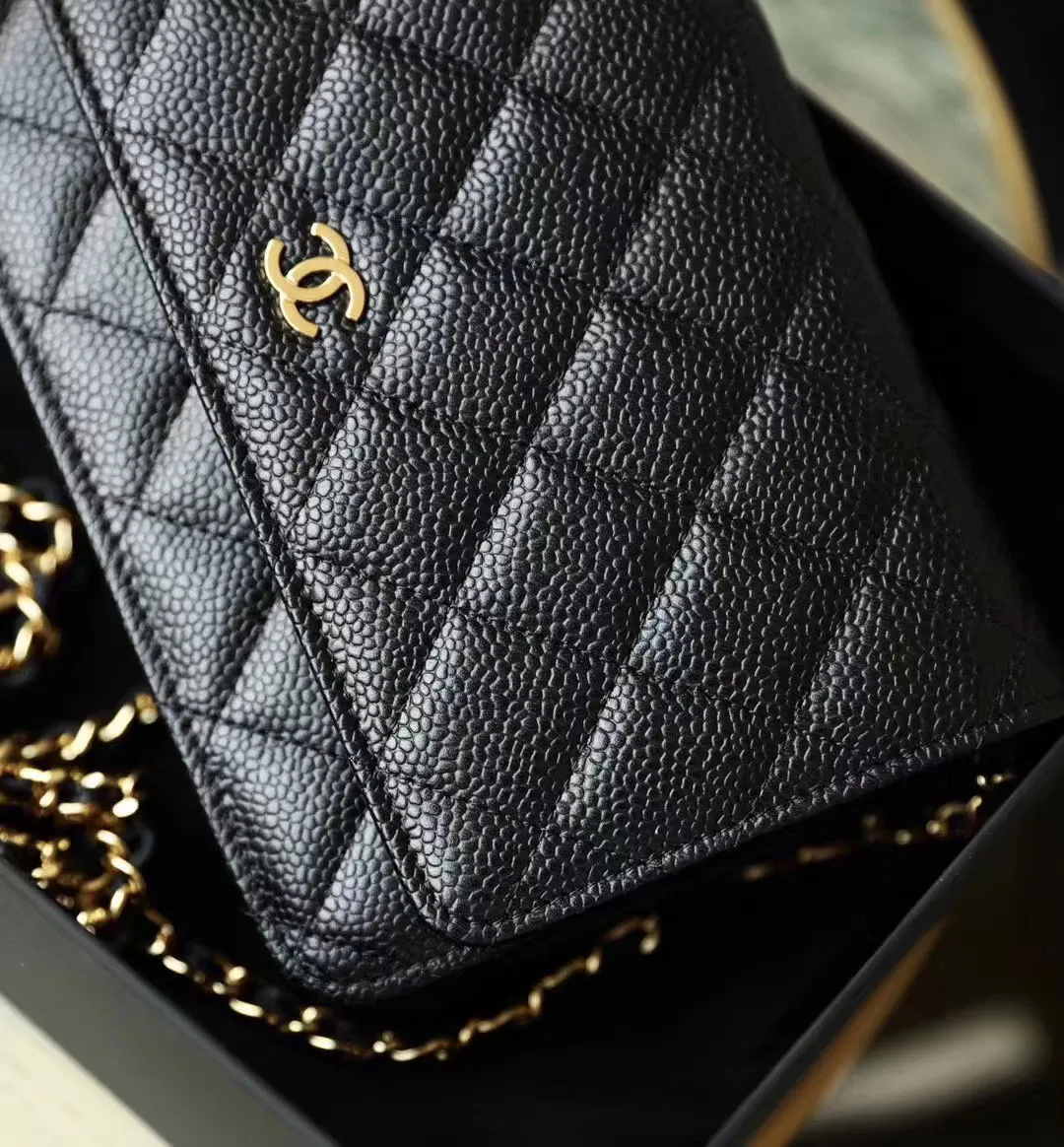 CHANEL WALLET ON CHAIN — image 3
