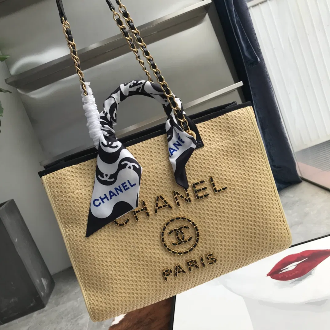 CHANEL TOTE — image 6
