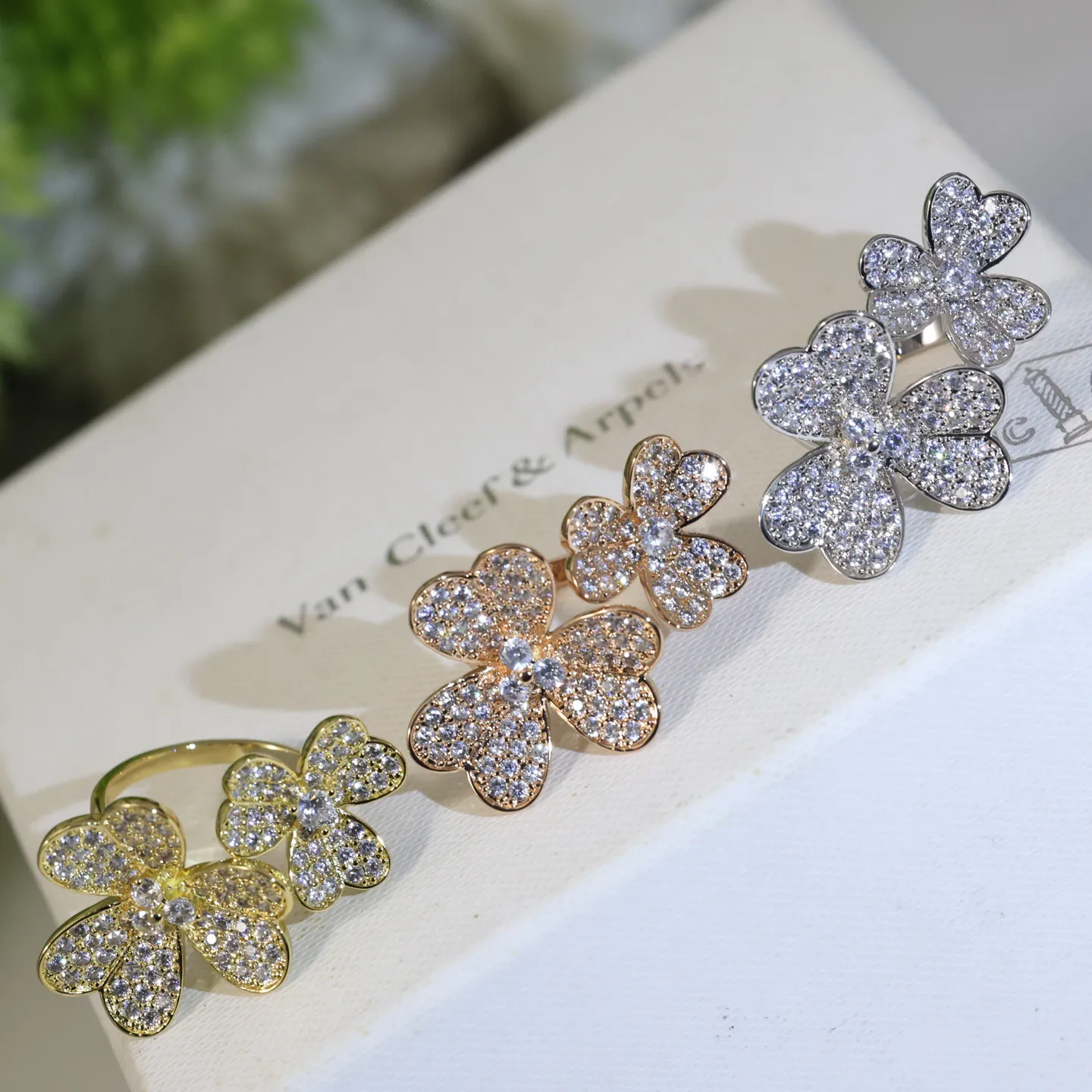 Van Cleef & Arpels Ring — image 3