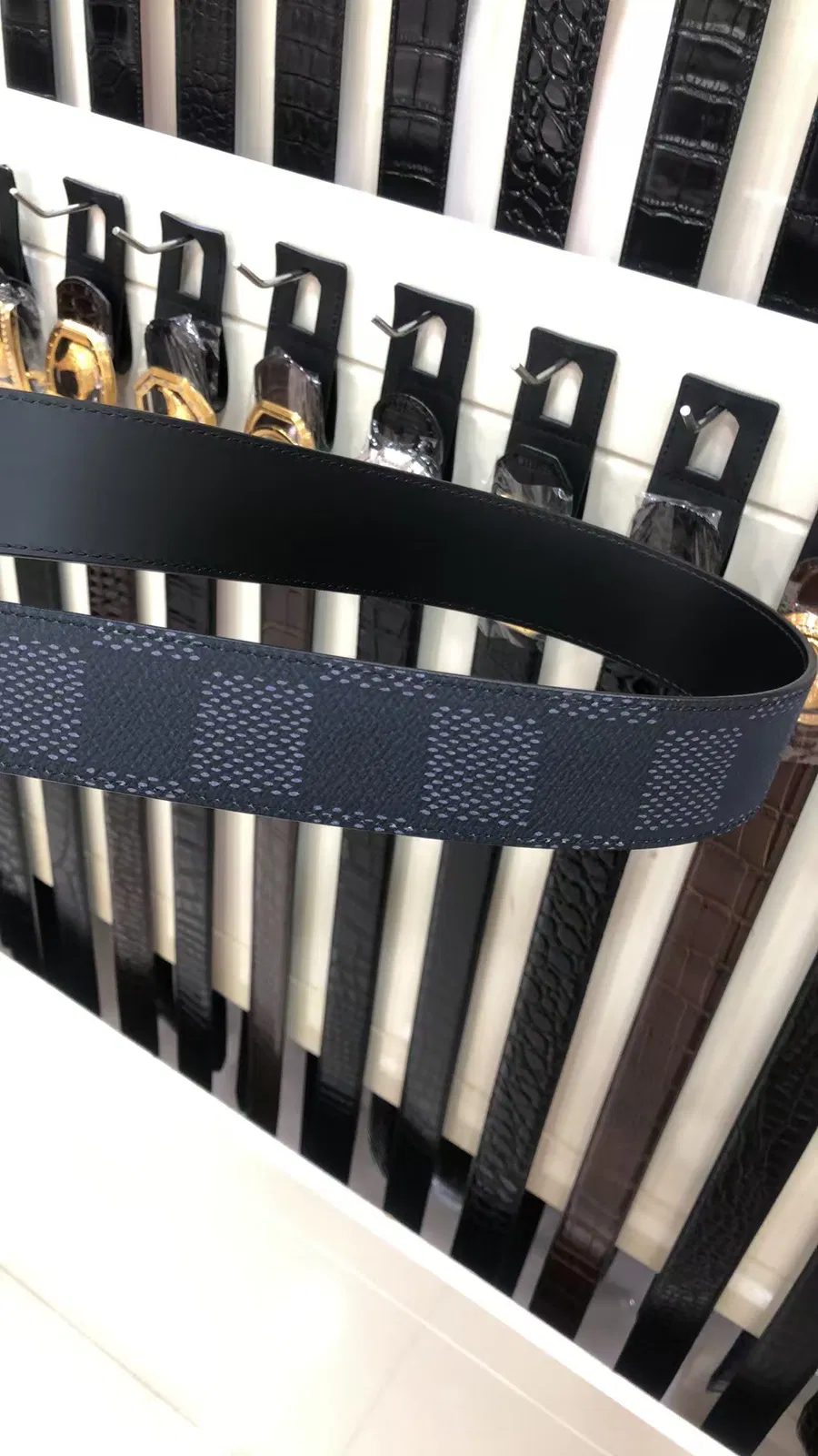 LV Dimension 40mm Reversible Belt — image 8