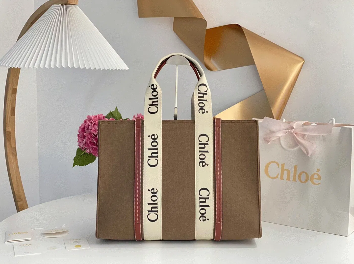 Top Quality Replica Chloe Medium Woody Tote Bag In Brown Felt — image 2