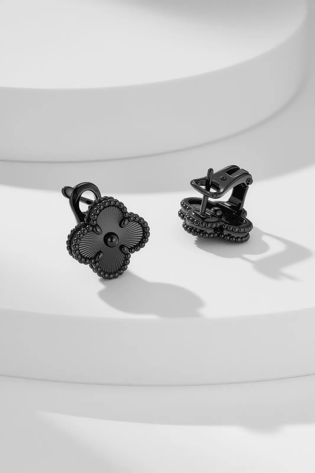 Van Cleef & Arpels Earrings — image 3