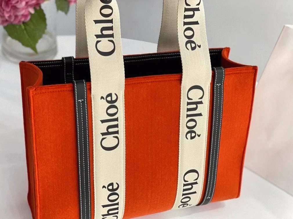 Top Quality Fake Chloe Medium Woody Tote Bag In Orange Felt — image 2