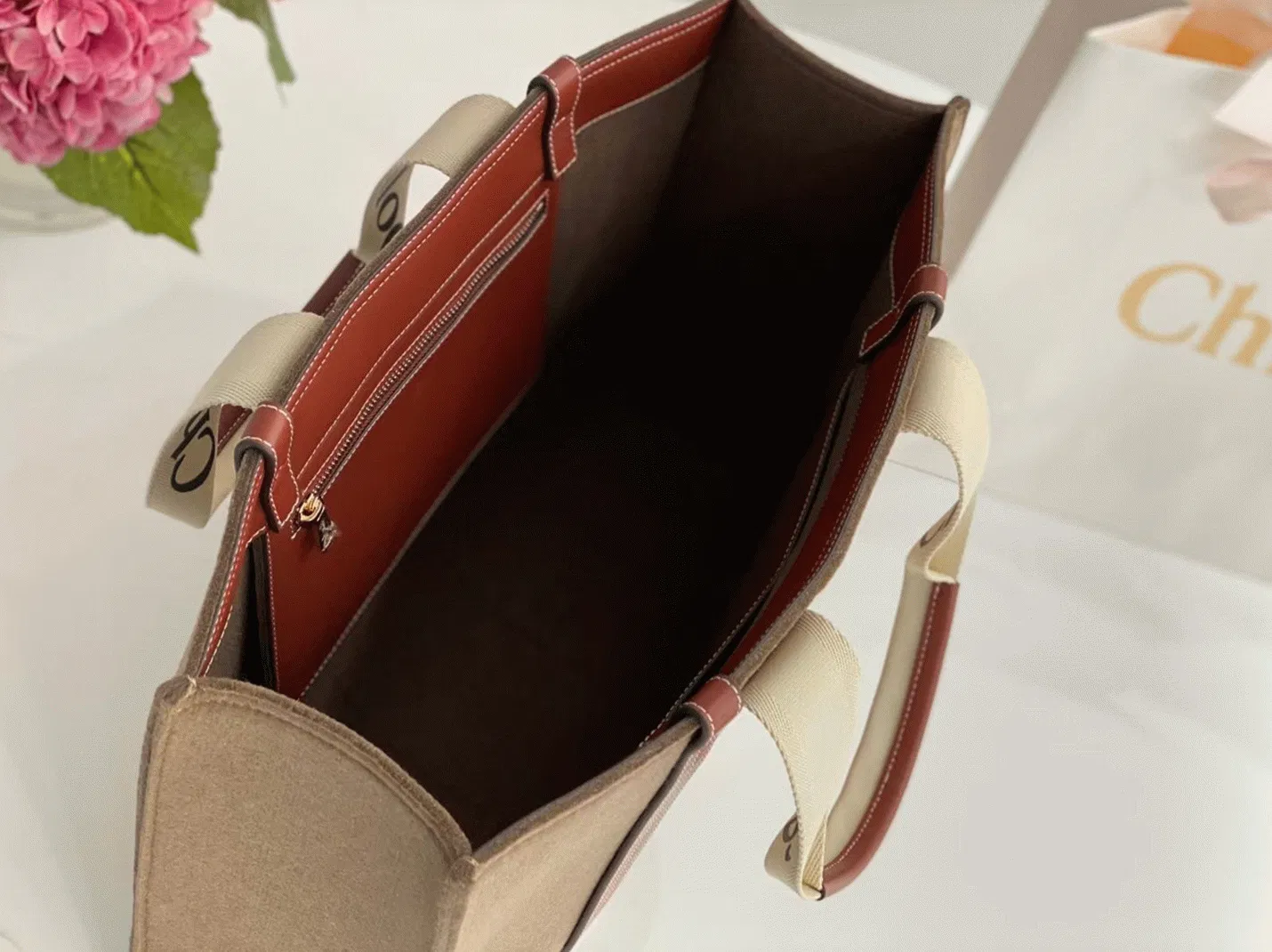 Top Quality Replica Chloe Medium Woody Tote Bag In Brown Felt — image 9