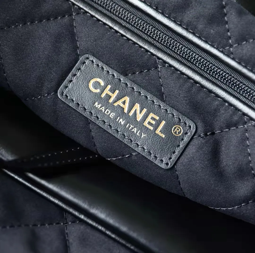Chanel 22 Medium — image 6