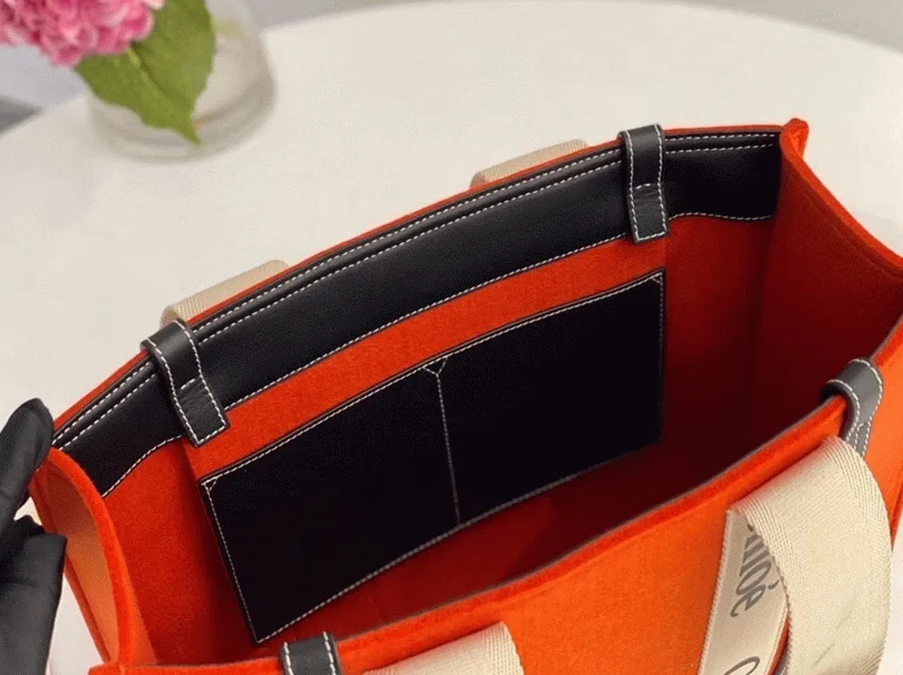 Top Quality Fake Chloe Medium Woody Tote Bag In Orange Felt — image 7