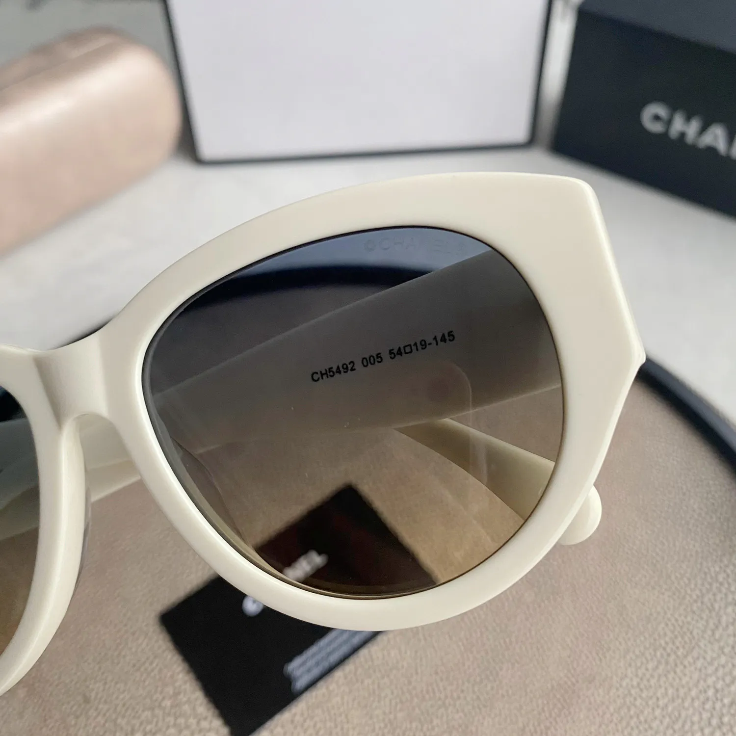 Vintage chanel sunglasses — image 4