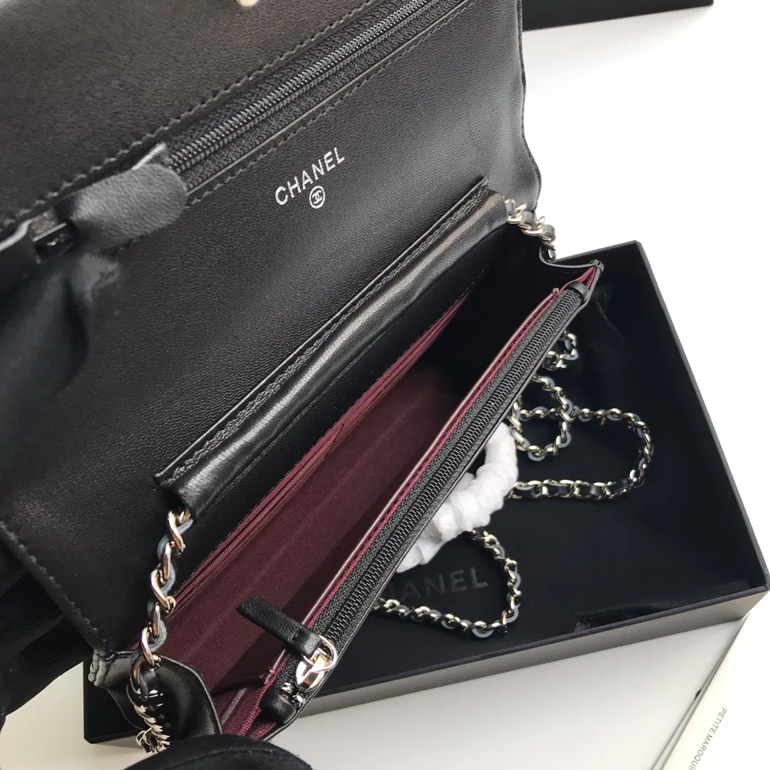 Chanel WOC — image 9