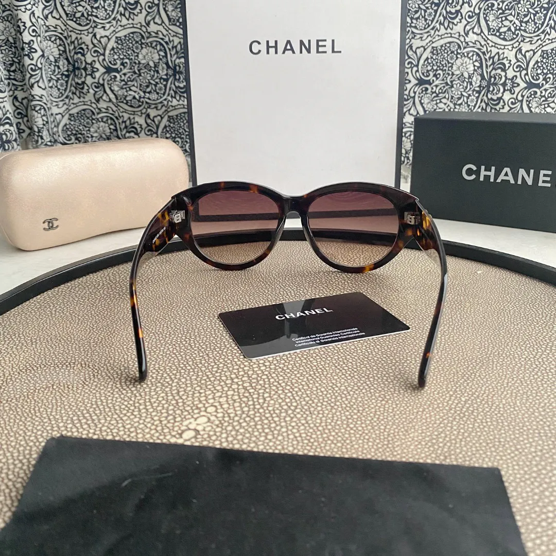 Vintage Sunglasses — image 8