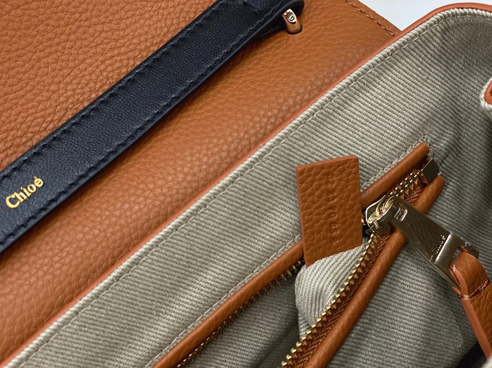 Top Quality Fake Chloe Penelope Medium Shoulder Bag in Brown Grained Calfskin — image 9