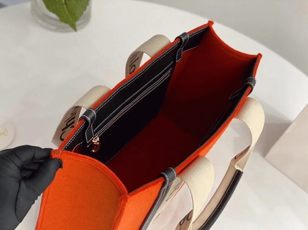 Top Quality Fake Chloe Medium Woody Tote Bag In Orange Felt — image 9