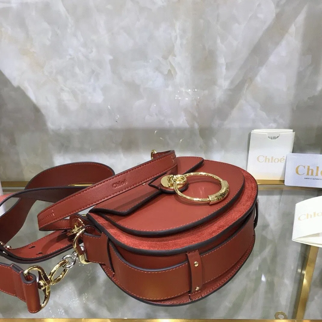 Top Quality Fake Chloe Small Tess Shoulder Bag In Caramel Calfskin — image 8