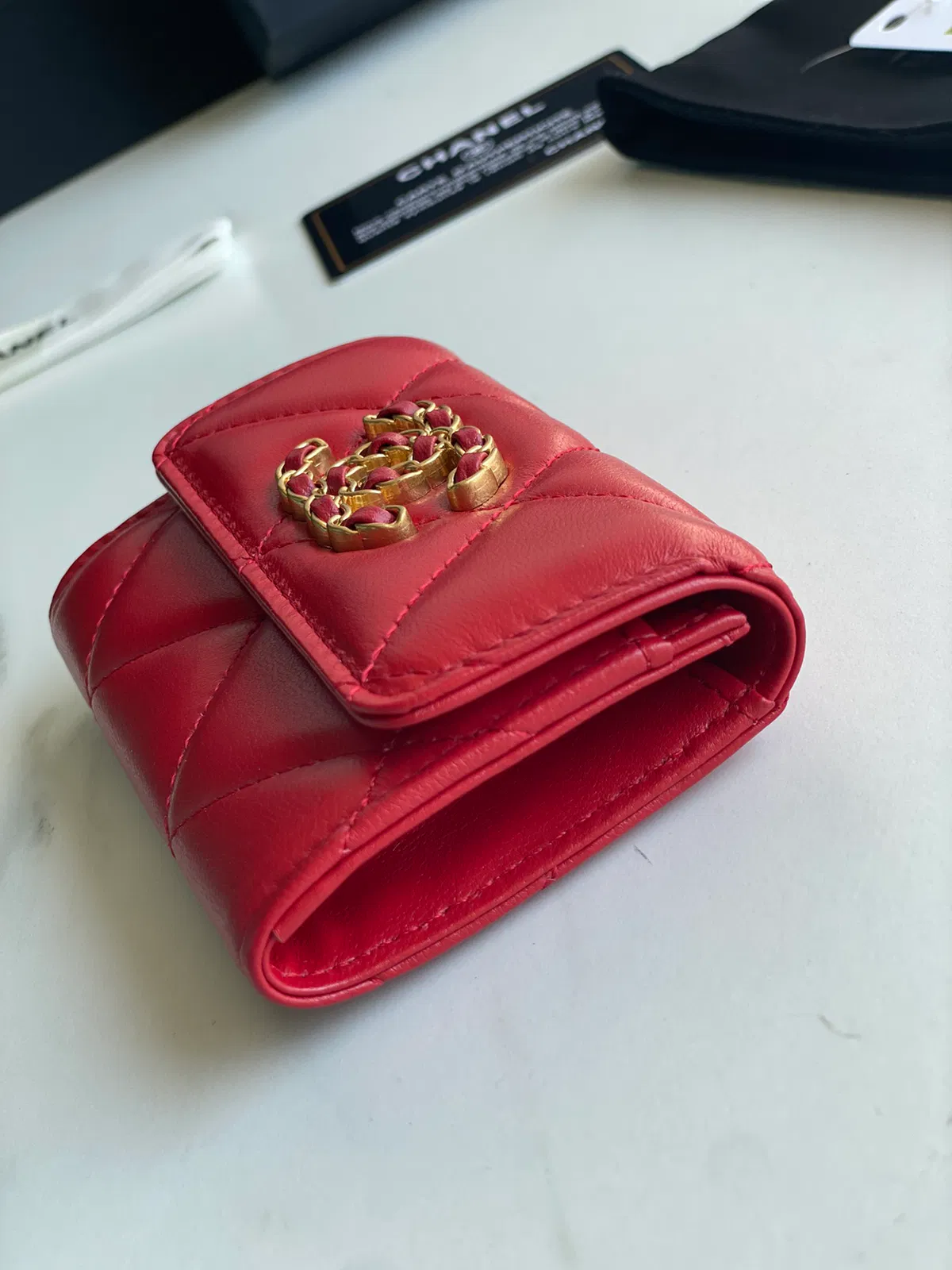 CHANEL 19 FLAP CARD HOLDER — image 8