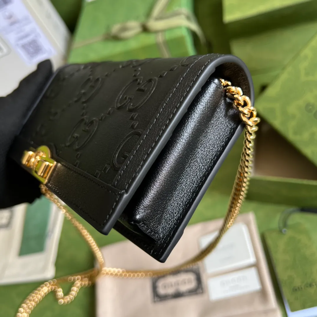 Gucci Leather clutch — image 4