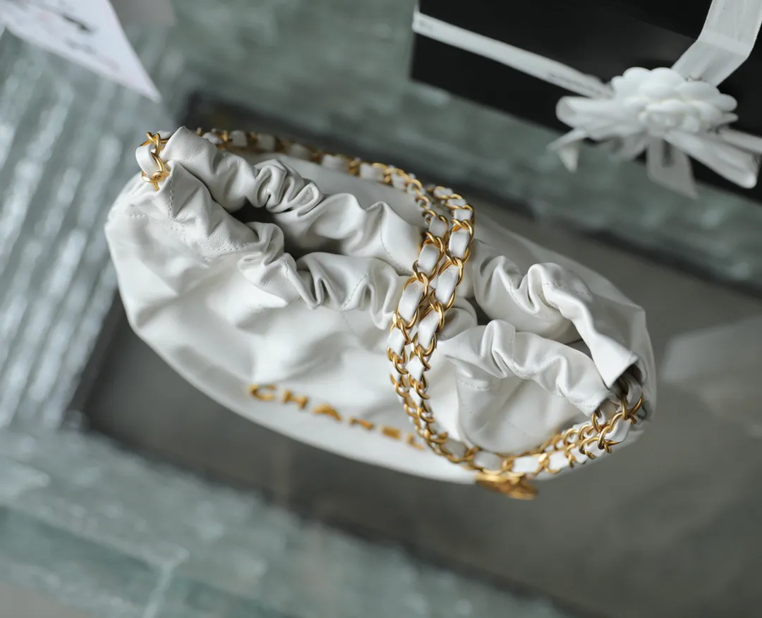 Chanel 22 Small β image 6