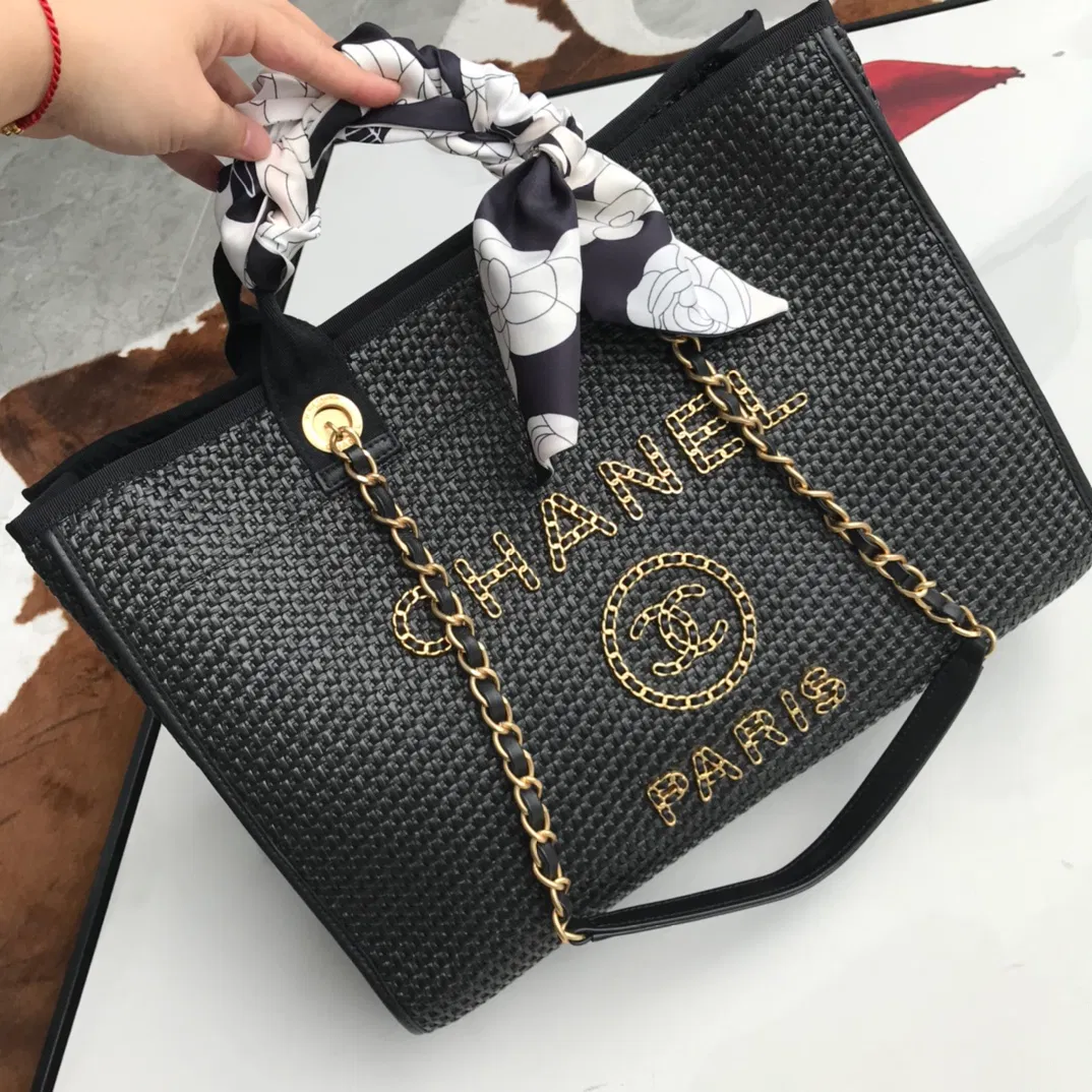 CHANEL TOTE — image 5