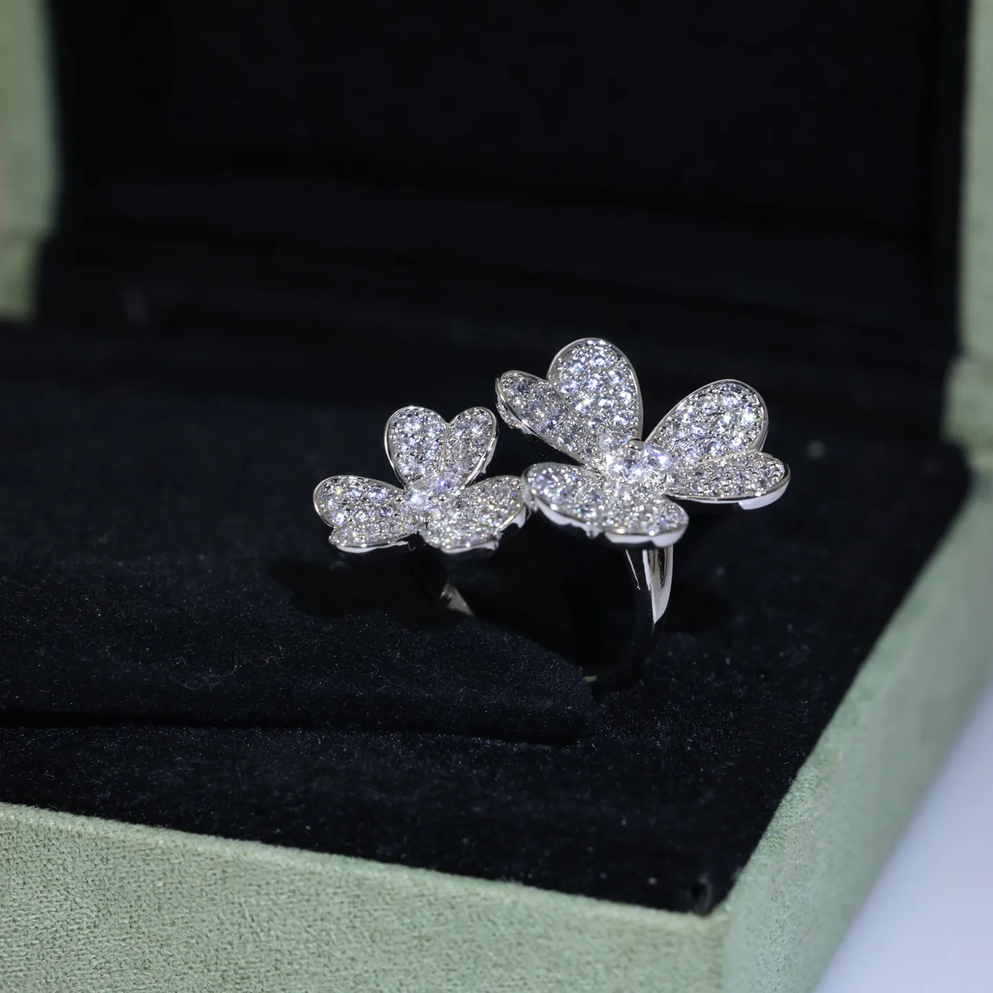 Van Cleef & Arpels Ring — image 7