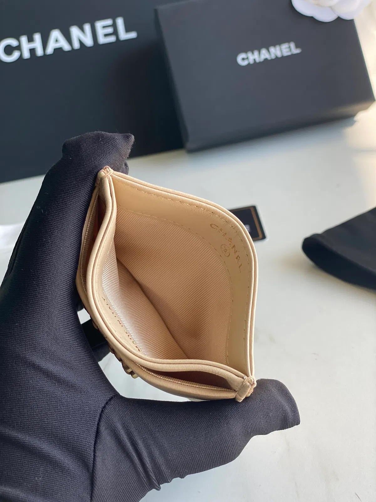 CHANEL 19 CARD HOLDER — image 4